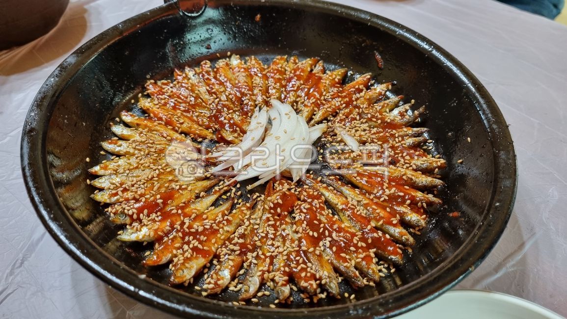 Freshwater fish dishes,Dori bang bang,Smelt dish,food,Minnow dish