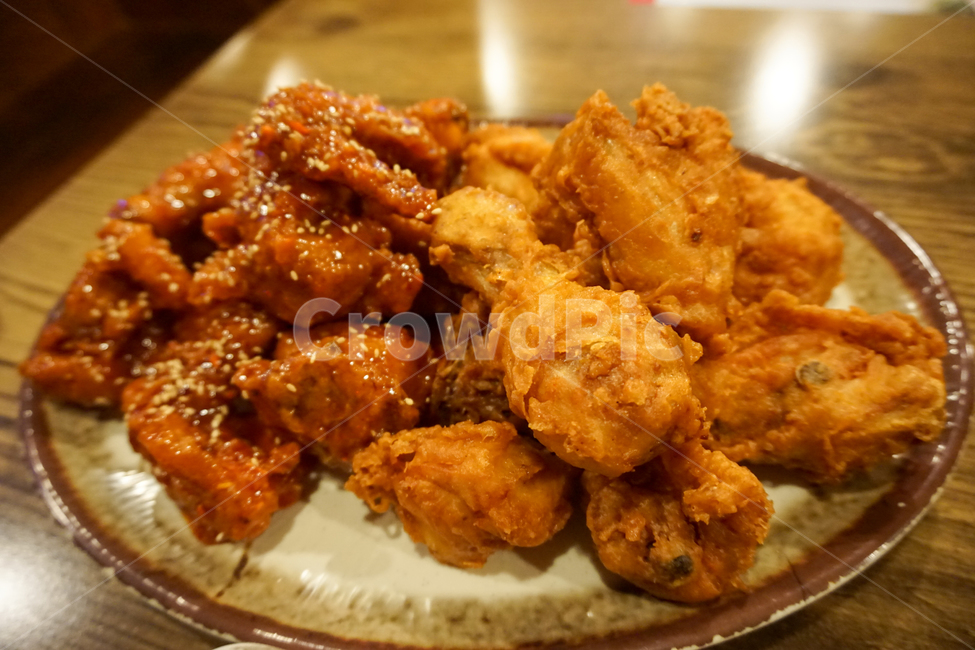 치킨,chicken,food,반반치킨,음식,프라이드치킨,양념치킨,후라이드,프라이드,후라이드치킨,반반,술,안주,맥주,호프,간식,korea,fried,koreanstyle,korean,닭,닭고기,닭강정,배달음식,미원통닭,군산,군산미원통닭,통닭,음식,식재료,요리,food,cook,meal,dishes,food reserves,육류,고기,meat