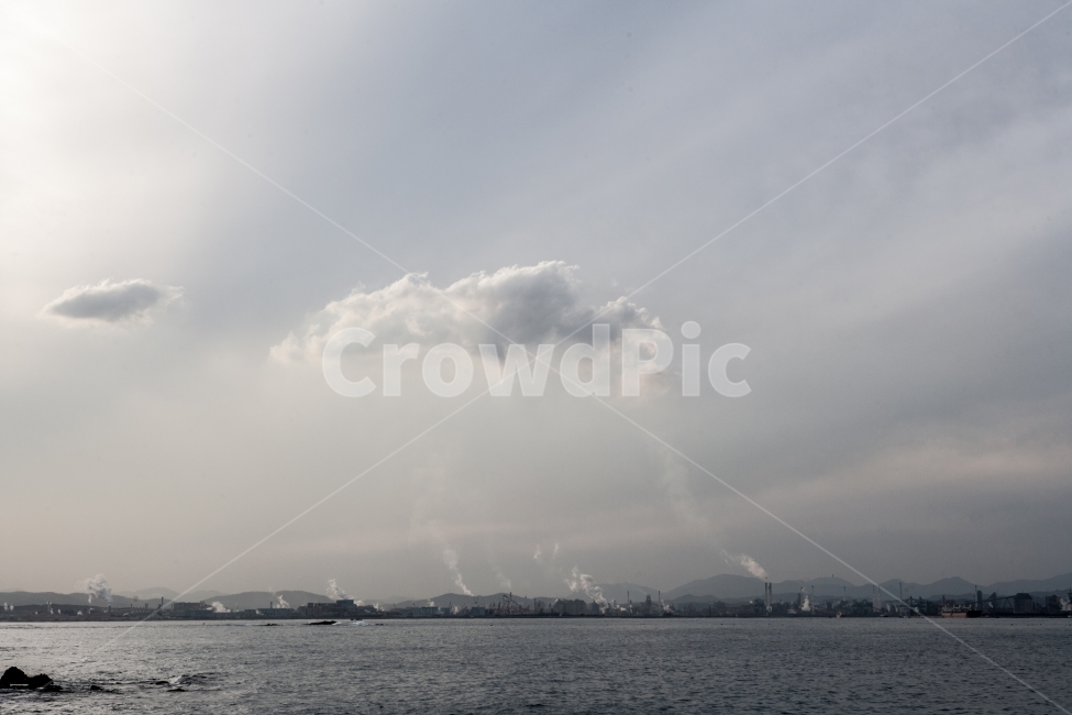 바다,풍경,하늘,구름,공장,landscape,sea,sky,cloud,factory,자연,풍경,nature,landscape,산업,industry,industrial,제조업,manufacturing business,manufacturing industry,weather,날씨