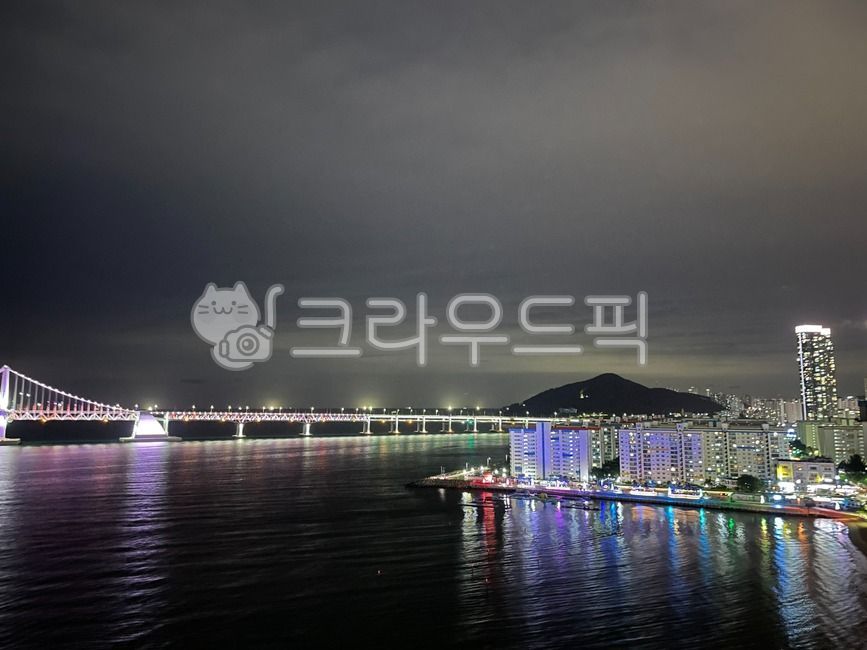 부산,광안리,광안대교,다리,야경,건물,bridge,building,광안해수욕장,대교,diamonodbridge,다이아몬드브릿지,교량,부산야경,광안리야경,광안대교야경,부산명소,busan,부산광역시,해운대,광안대로,바다,sea,ocean,하늘,sky,nightview,nightscene,nightscape,light,attraction,구름,cloud,경관,장관,landscape,scenery,koreanbridge,busanbridge,해안,해변,해안가,coast,seashore,seaside,seaboard,beach,waterfront,물가,pier,교각,port,포트,dock,독,바닷가