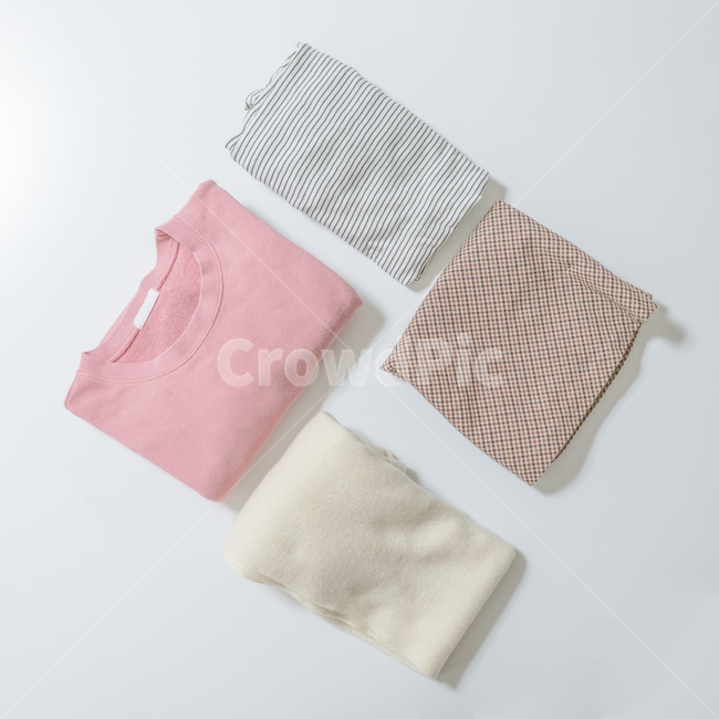 옷,패션,의류,여자옷,핑크,분홍,줄무늬,면,체크,무늬,flatlay,layout,항공샷,배치,배열,맨투맨,패션스타일,의상,fashion,style