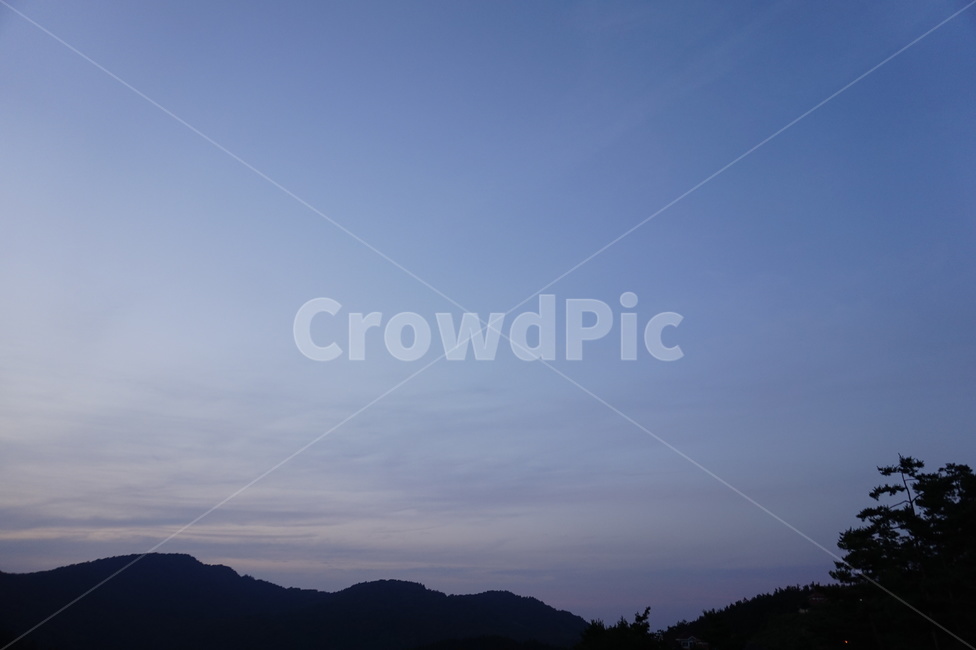 노을,하늘,파란,나무,산,자연,감성,구름,feel,feeling,배경화면,푸른,초저녁