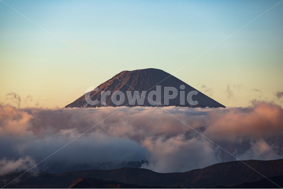 옥외,산맥,outdoors,nature,mountain,인도네시아,세계,산,volcano,브로모,세메루,화산,bromo,semeru,구름,분화구,하늘,sky,자연,아름다움