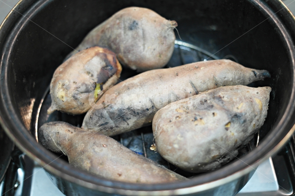 군고구마,직화냄비,냄비,고구마,호박고구마,겨울,계절,winter,season,음식,식재료,요리,food,cook,meal,dishes,food reserves