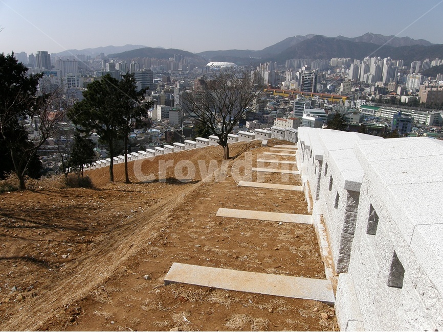 성벽,동래읍성,부산,문화재,성곽,유적지,busan,korea,landscape,석재,동래구,역사,유적,전통건축,도시,풍경,city,landscape,한국도시풍경,한국도시경관,korea cityscape,한국전통,한국문화,korean traditional,korean culture,건축물,건물외관,exterior,building,structure,architecture,construction,road,도로