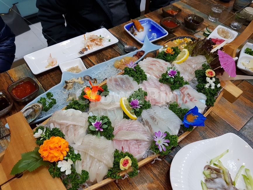 횟집,회데코레이션,광어회,우럭회,회세트,해산물,음식,식재료,요리,food,cook,meal,dishes,food reserves,수산물,해산물,fishery products,seafood