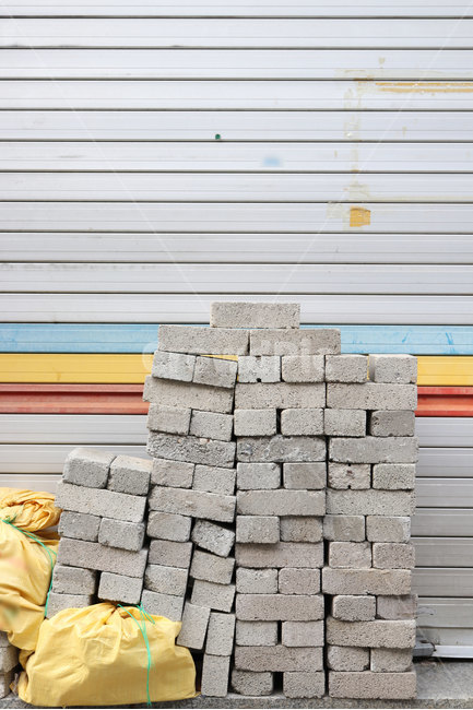 벽돌,벽돌들,폐업,Brick,Bricks,폐업한가게,쌓여있는벽돌들,산업,industry,industrial,건설업,건축업,construction industry