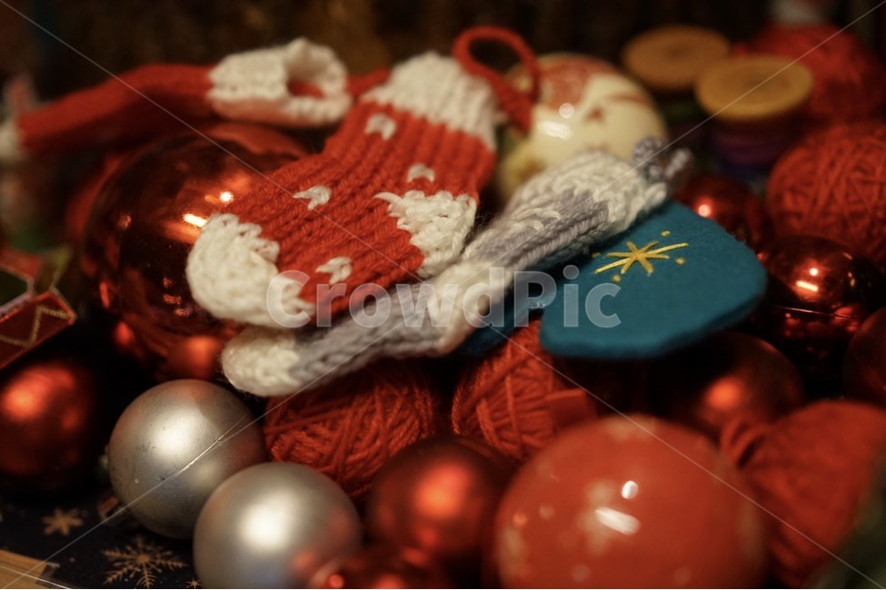 크리스마스,성탄절,겨울,털장갑,빨강색,겨울,계절,winter,season,기념일,축하,anniversary,congratulation,celebrate,celebration,메리크리스마스,성탄절,merry christmas,감성,sensible,feeling,사물,물건,오브젝트,thing,object,matter