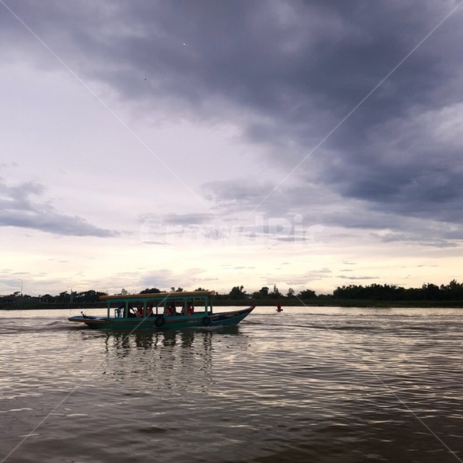 베트남,다낭,강,배,보트,하늘,풍경,자연,풍경,nature,landscape,transportation,교통,watercraft,선박,vehicle,차량,boat