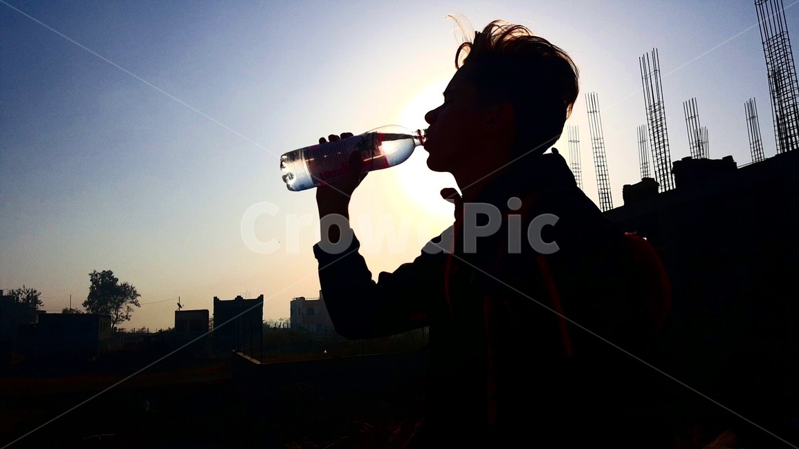 휴식시간,물한모금,배낭여행,일출,여행,사람,인물,인간,human,person,남성,남자,man,male,음료수,drink,beverage