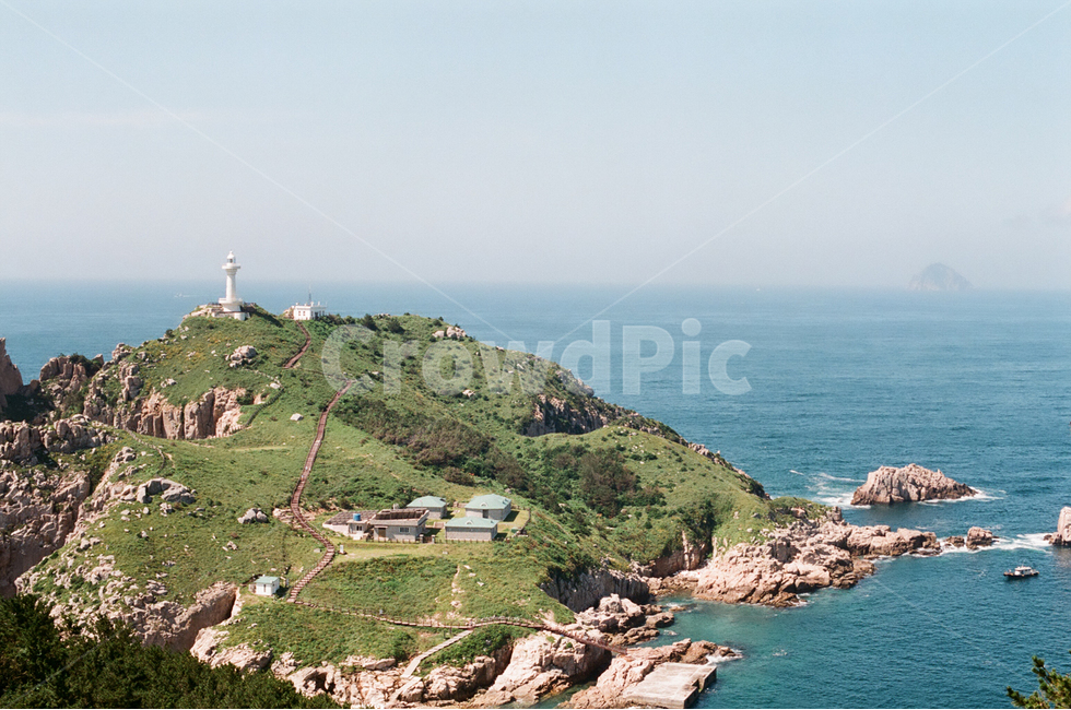 바다,소매물도,한국,관광지,남도,통영,필름,필름카메라,휴가,자연,풍경,nature,landscape,한국자연풍경,한국자연경관,korea nature landscape,outdoors,옥외,land,땅,water,물,shoreline,해안선,sea,ocean,대양,promontory,곶,coast,연안