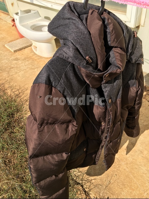 apparel,의복,clothing,의류,점퍼,겨울옷,빨랫줄