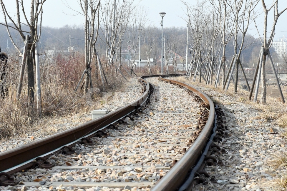 철길,겨울,추위,배경,철로,교통,교통수단,traffic,transportation,railway,철도,train track,기찻길,rail,레일