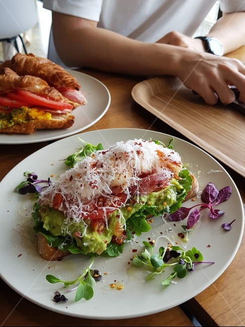 브런치,샌드위치,오픈샌드위치,아보카도,다이어트,건강,음식,식재료,요리,food,cook,meal,dishes,food reserves,빵,bread,아침식사,조식,브런치,breakfast,brunch