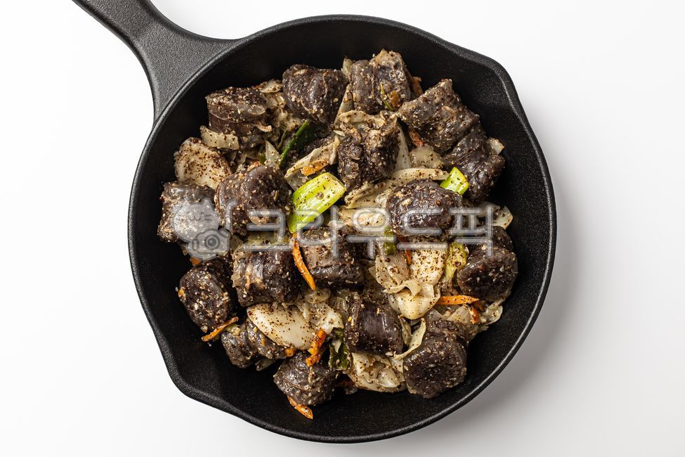 Stirfried Baeksundae,close up,Baek Sundae,Stirfried Sundae,ingredient,savory,Korean culture,vegetable,pork,food,Perilla seeds,meal,plain,Korean food,stirfry,grocery,Food Ingredients,ingredients,sundae,guts