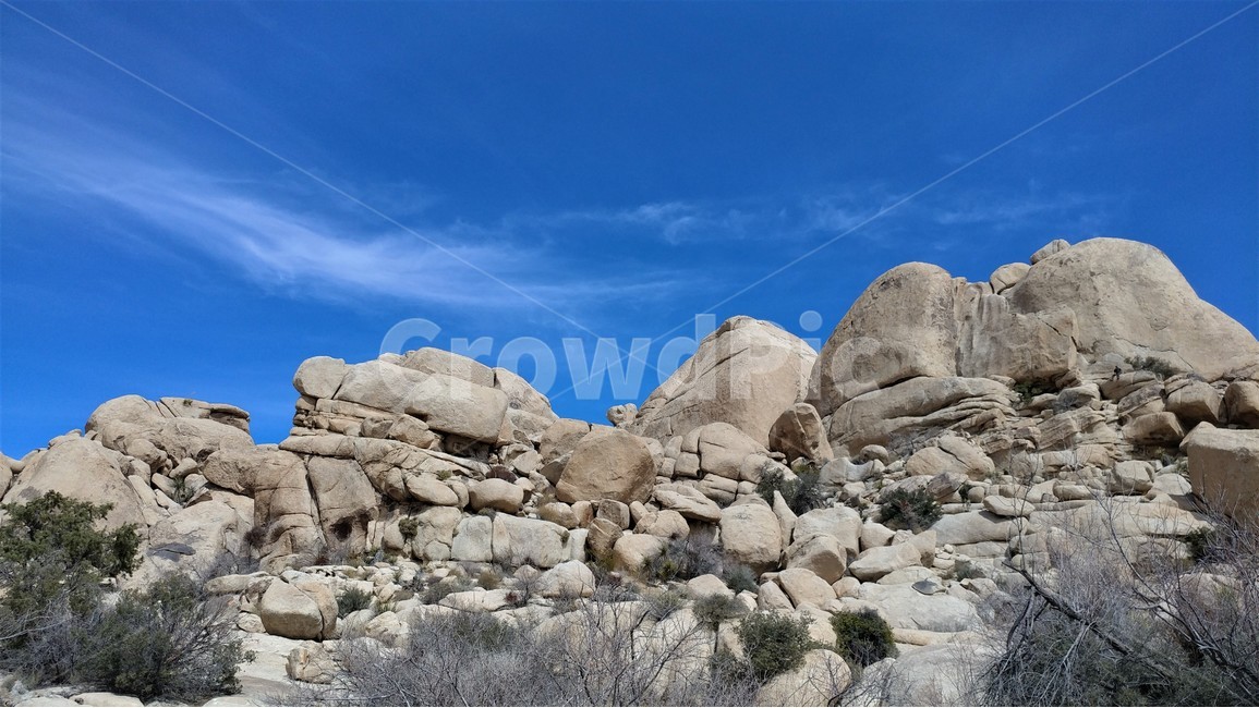 자연,사막,푸른하늘,돌산,nature,desertscape,rockymountains,bluesky,joshuatreenationalpark,california,자연,풍경,nature,landscape,해외,외국,세계,foreign,oversea,world,세계자연풍경,해외자연풍경,외국자연풍경,world nature landscape,rubble,파편,ground,바닥