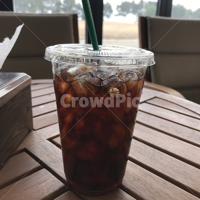 커피,coffee,아메리카노,americano,벤치,테이블