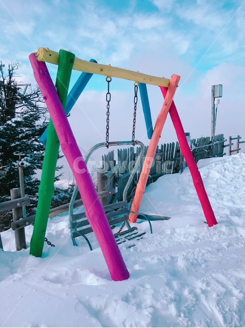 눈,하늘,구름,겨울,그네,데이트,겨울,계절,winter,season,놀이공원,놀이동산,놀이터,amusement park,playground