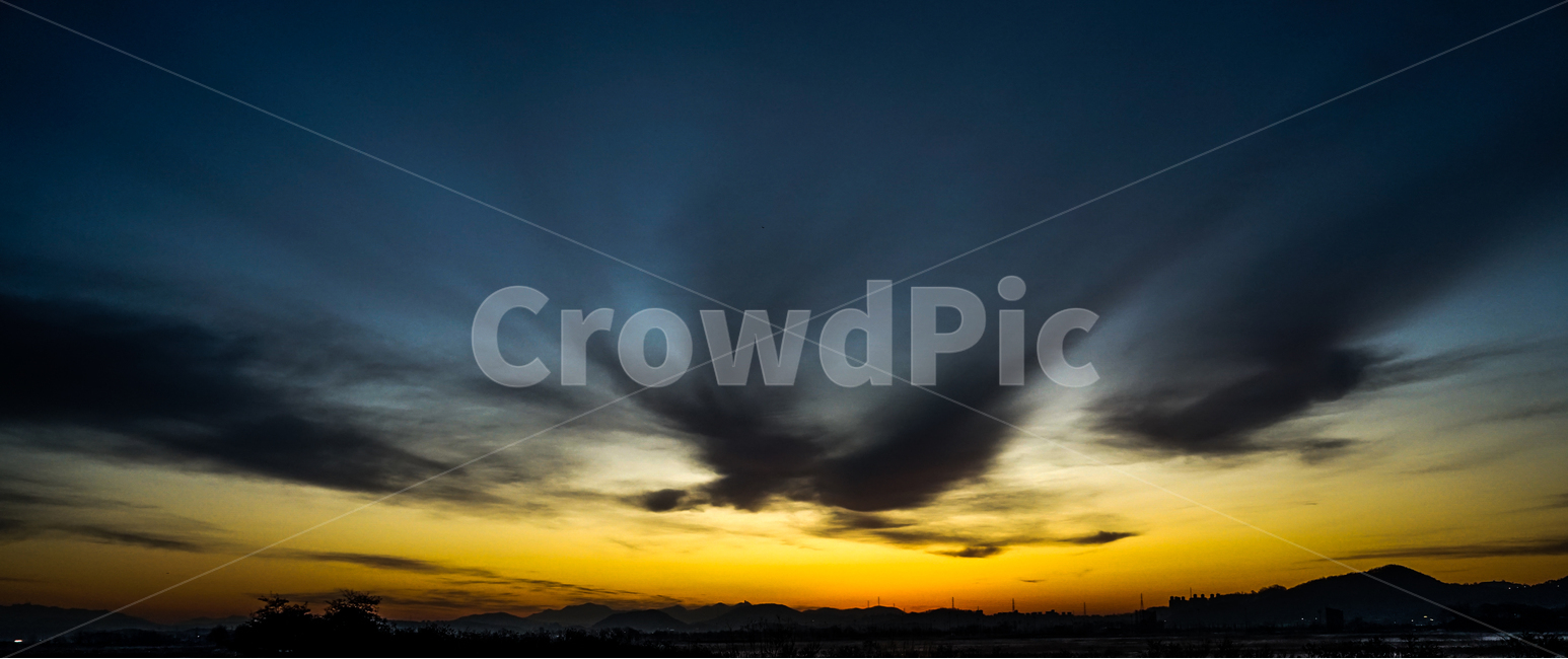 노을,해넘이,석양,구름,저녁빛,자연,풍경,nature,landscape,outdoors,옥외,sky,하늘,dusk,황혼,dawn,새벽,red sky,붉은 하늘,sunset,일몰