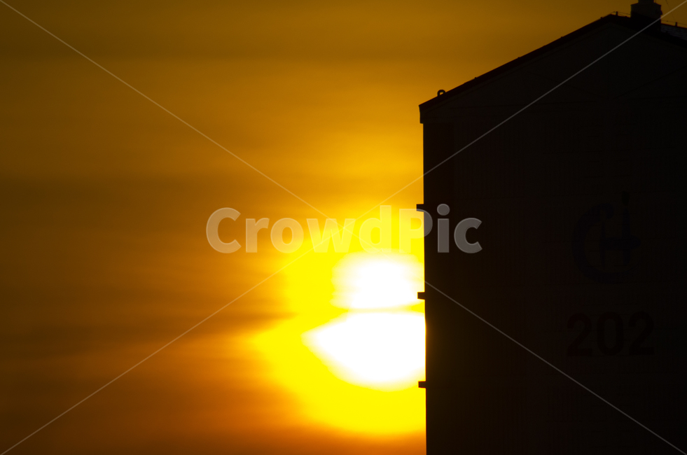 해질녁,해몰이,선셋,일몰,해,태양,노을,scene,view,feeling,emotion,nature,landscape,sunset,sun,building,yellow,beauty,apt,apartment,풍경,감정,감성,자연,계절,풍경사진,감성사진,정취,햇빛