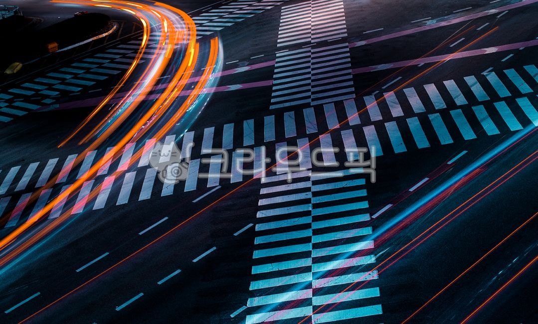 사이버펑크,cyberpunk,도로,교차료,장노출,횡단보도,미래,색깔,색상,색채,색감,color sense,color sensitivity,feeling of color,교통,교통수단,traffic,transportation