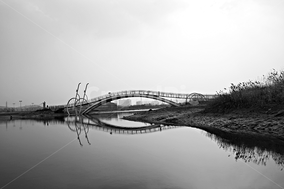 미생의다리,다리,생태공원,자연,풍경,배경,흑백,모노톤,monochrome,black and white,건축물,건물외관,exterior,building,structure,architecture,construction