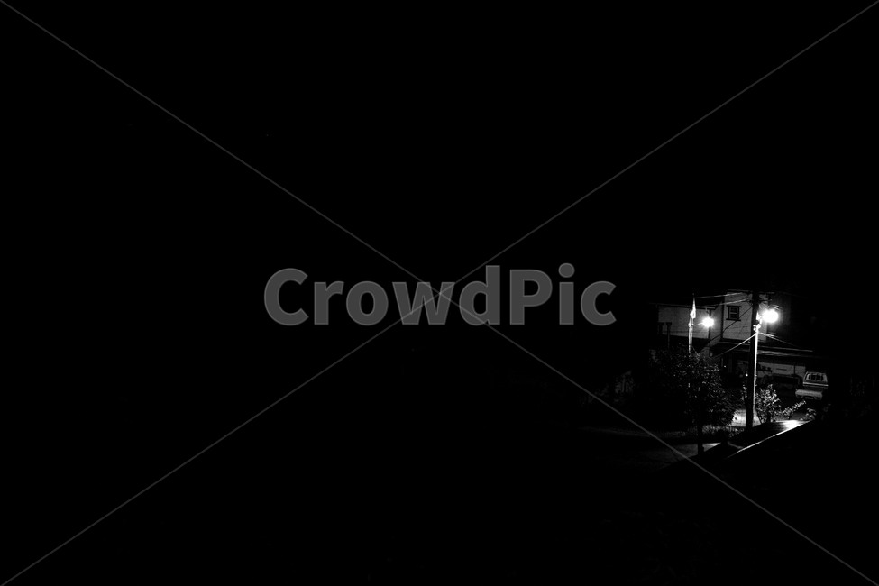 어둠,흑백,가로등,마을,여운,감성,트럭,골목길,alley,흑백,모노톤,monochrome,black and white,lighting,조명
