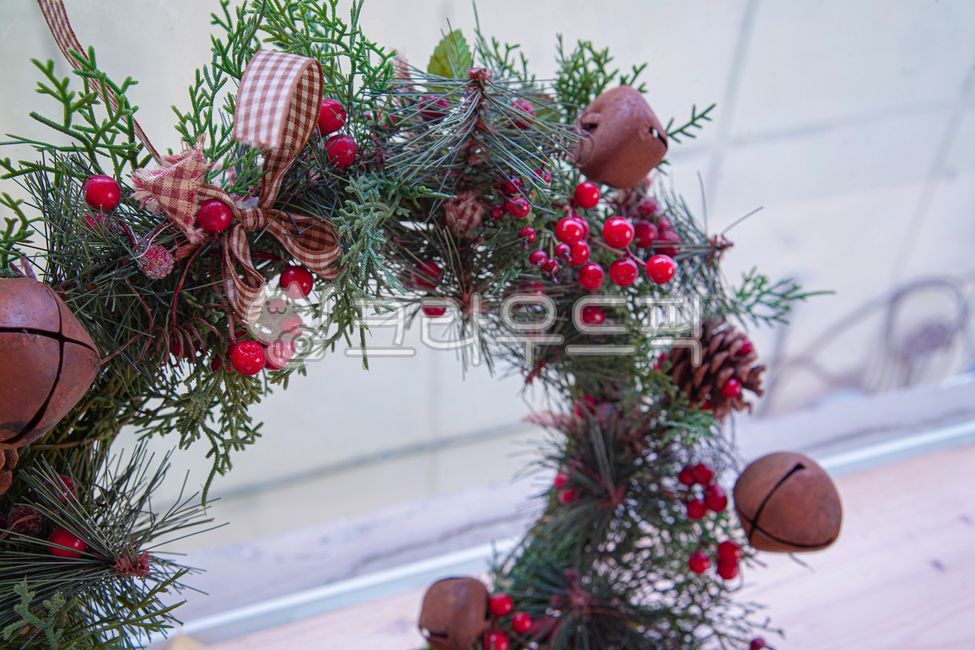 크리스마스,크리스마스장식,원형트리,트리,christmas,christmastree,겨울,소나무,소나무장식,인테리어,원,초록색,나무,tree,장식,식물,크리스마스트리,plant