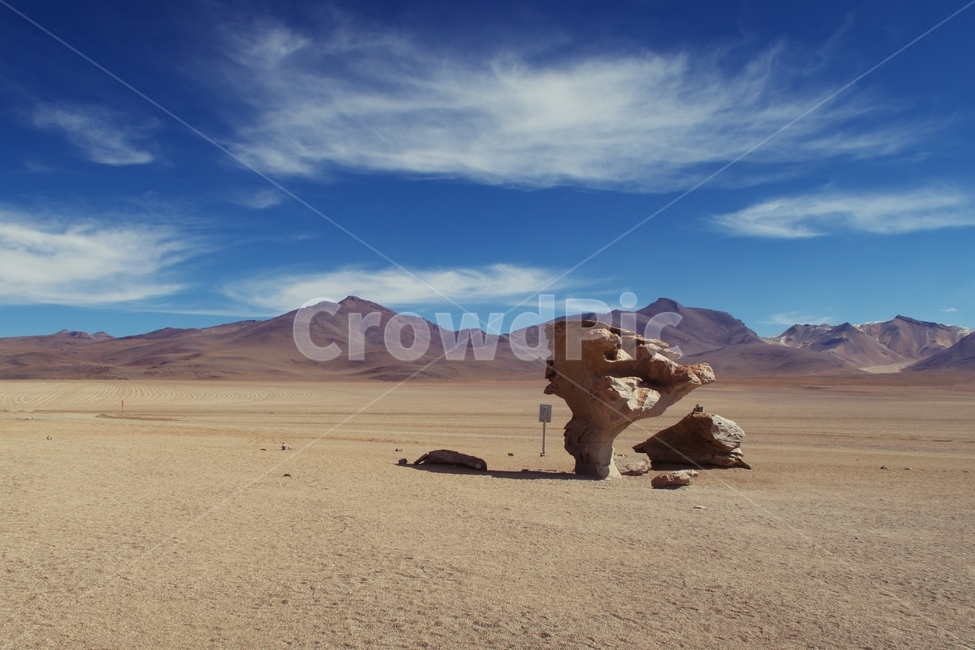 돌,나무모양,볼리비아,하늘,산,사막,깍이다,흙,모래,sand,bolivia,landscape,stone,andes,nature,rock,sky,formation,stonetree,southamerica,dry,desert,america,tree,nationalpark,bolivialandscape,uyunisaltflat,boliviauyuni,treeofrock,boliviamountains,outdoors,자연,풍경,nature,landscape,해외,외국,세계,foreign,oversea,world,세계자연풍경,해외자연풍경,외국자연풍경,world nature landscape,옥외,soil,ground,바닥