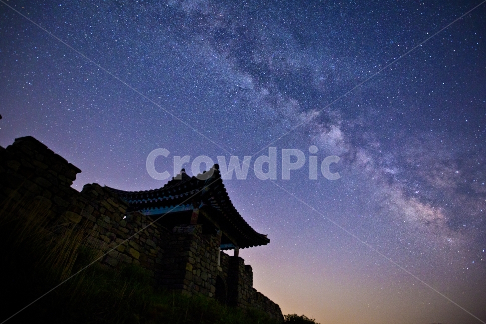 shooting star,night scenery,meteor shower,Hwangmaesan Milky Way,star trail,star,night sky,sight,Milky Way,Hwangmaesan Mountain
