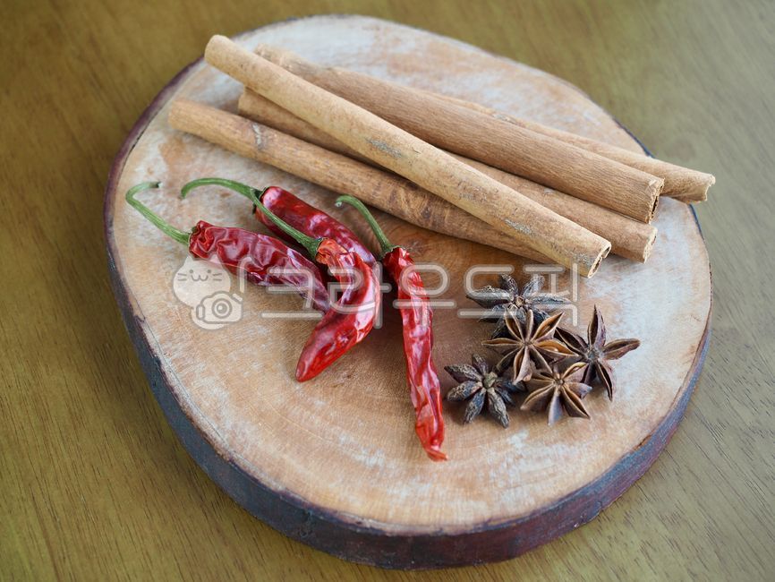 스타아니스홀,향신료,팔각,팔각향,별모양,아니스,인도음식,향기,음식,유기농,요리,요리재료,갈색,중국음식,아시아음식,건조식품,식물,향료,staranisehall,spice,octagon,octagonal,starshape,anise,indianfood,scent,food,organic,cooking,cookingingredients,brown,chinesefood,asianfood,dryfood,plant,spices,시나몬,계피,고추,음식,식재료,요리,food,cook,meal,dishes,food reserves