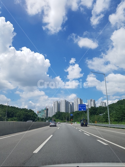 비온뒤맑음,하늘,쾌청,맑음,구름,교통,교통수단,traffic,transportation