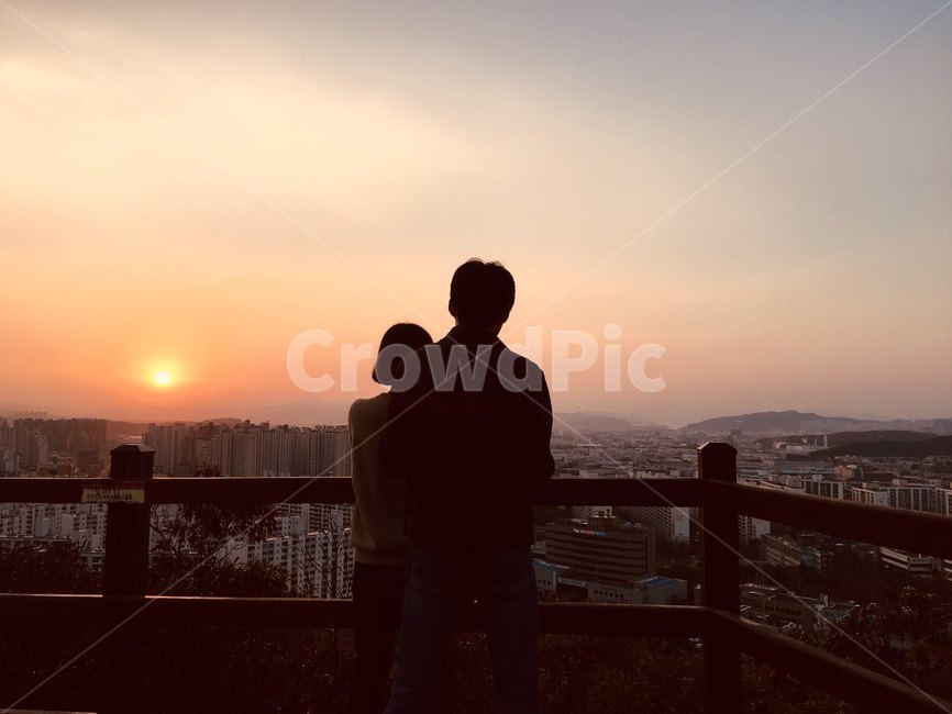 학산일몰,일몰데이트,대구학산,등산데이트,커플산책,일몰포토존,사람,인물,인간,human,person,연인,커플,사랑,lover,couple