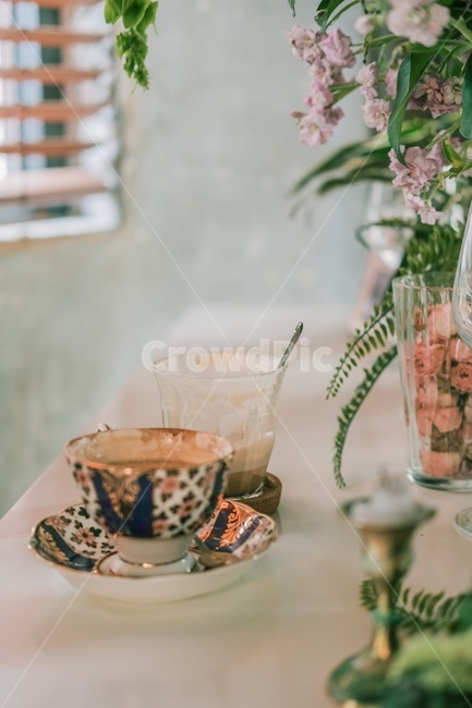 커피,카페,테이블,식탁,인테리어,꽃장식,커피,카페,coffee,cafe,감성,sensible,feeling