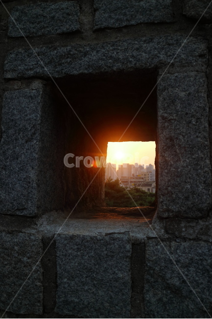 빛,벽,풍경,화성행궁,자연,야외,여름,일몰,길,nature,sunset,summer,outdoors,light,도시,풍경,city,landscape,한국전통,한국문화,korean traditional,korean culture,bunker,벙커,building,건물