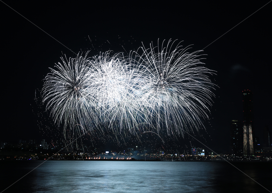 불꽃놀이,불꽃축제,여의도불꽃축제,세계불꽃축제,붉은색,야경,밤,풍경,nightscape,night,landscape,축제,행사,festival,carnival,event,nature,자연,outdoors,옥외
