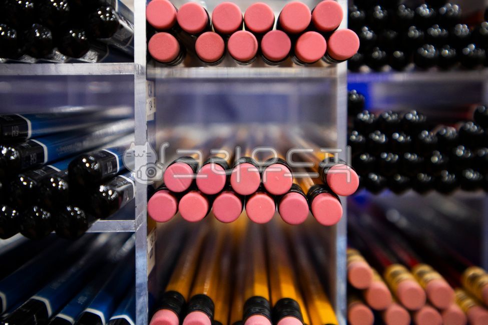 Stationery,stationery store,writing instruments,pencils,ballpoint pens,marker pens,erasers,classification,writing