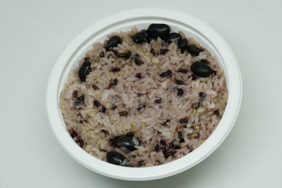 즉석밥,햇반,컵밥,인스턴트,식품,콩밥,흑미밥,곡식,쌀,1회용품,식사,요리,cook,food,rice,밥,사물,누끼,누끼사진,패스트푸드,물건,오브젝트,object,레시피,recipe,콩,한끼,페스트푸드,식료품,일상,생활,meal,음식,식재료,요리,food,cook,meal,dishes,food reserves,곡류,곡식,cereals,누끼,remove background