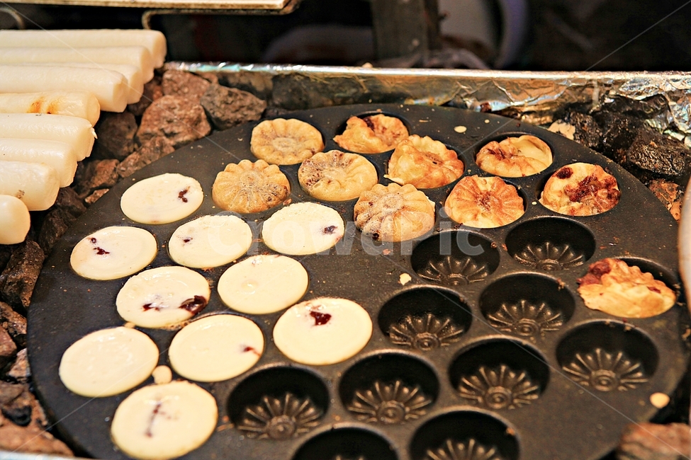 국화빵,빵,밀가루,팥,배경,길거리음식,한국전통,한국문화,korean traditional,korean culture,음식,식재료,요리,food,cook,meal,dishes,food reserves,디저트,간식,후식,dessert,snack