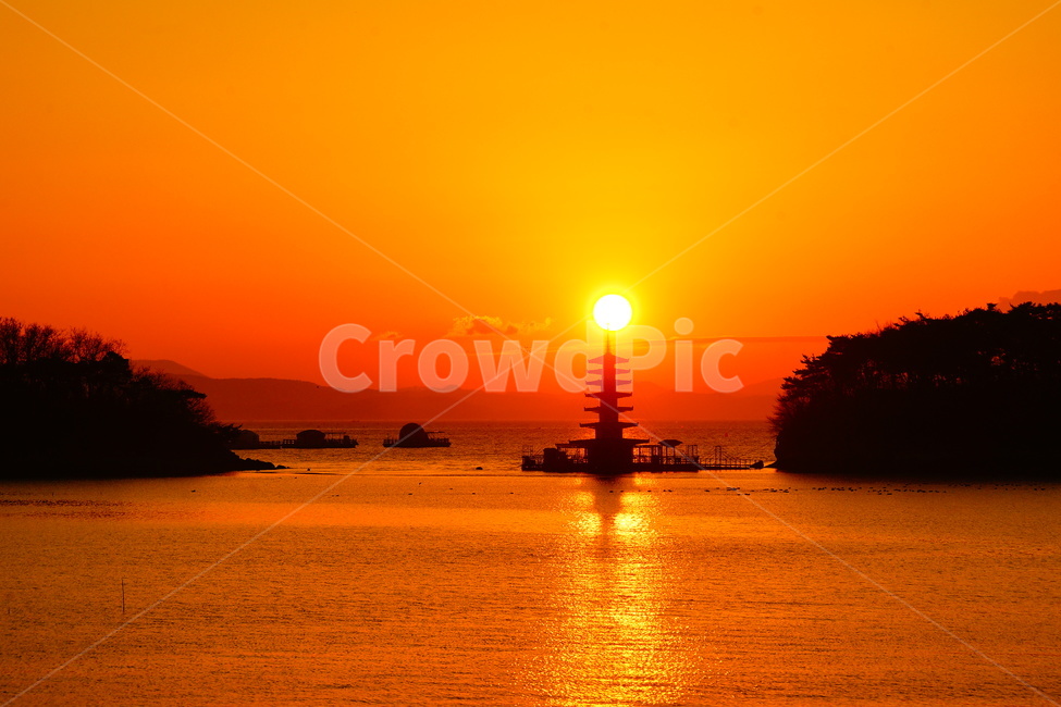 서해안,일출,부상탑,바다,안면도,자연,풍경,nature,landscape,한국자연풍경,한국자연경관,korea nature landscape,실루엣,그림자,silhouette,shadow,sunset,일몰,sky,하늘,red sky,붉은 하늘,dusk,황혼,outdoors,옥외,dawn,새벽,sunlight,햇빛