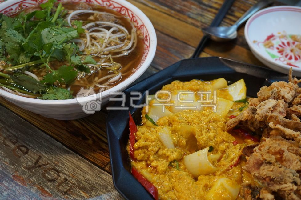 쌀국수,뿌팟봉커리,태국요리,태국음식,음식,고기국수,해장음식