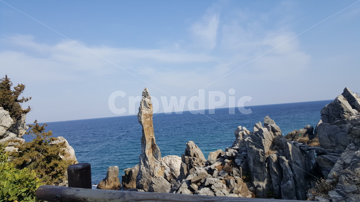 바닷가,바다,하늘,바위,암석,암초,자연,풍경,nature,landscape,promontory,곶,wood,나무