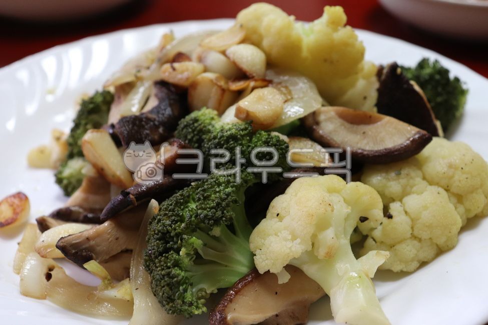 채소볶음,버섯볶음,브로콜리볶음,콜리플라워볶음,건강요리,채식요리,다이어트식단,저칼로리요리,가정식요리,한식반찬,버섯요리,마늘볶음,채소요리,웰빙요리,채식식단,집밥반찬,건강식단,채식반찬,버섯채소볶음,영양만점요리stirfriedvegetables,mushroomstirfry,broccolistirfry,cauliflowerstirfry,healthycooking,vegetariandish,dietmeal,lowcaloriedish,homemademeal,Koreansidedish,mushroomdish,garlicstirfry,vegetabledish,wellnesscooking,vegetariandiet,homemadesidedish,healthydiet,vegetarianside,mushroomvegetablestirfry,nutritiousdish