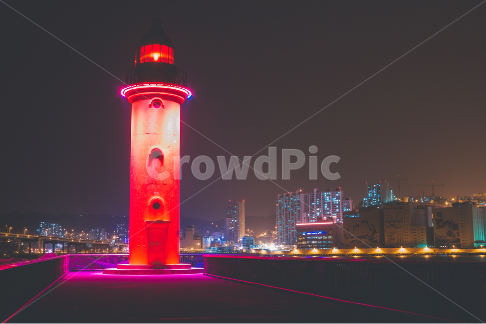 건물,등대,빨간등대,홍등대,야경,영도야경,등대,lighthouse,야경,밤,풍경,nightscape,night,landscape