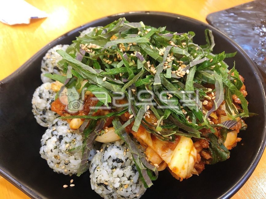 오돌뼈,주먹밥,닭발,오돌뼈주먹밥,야식