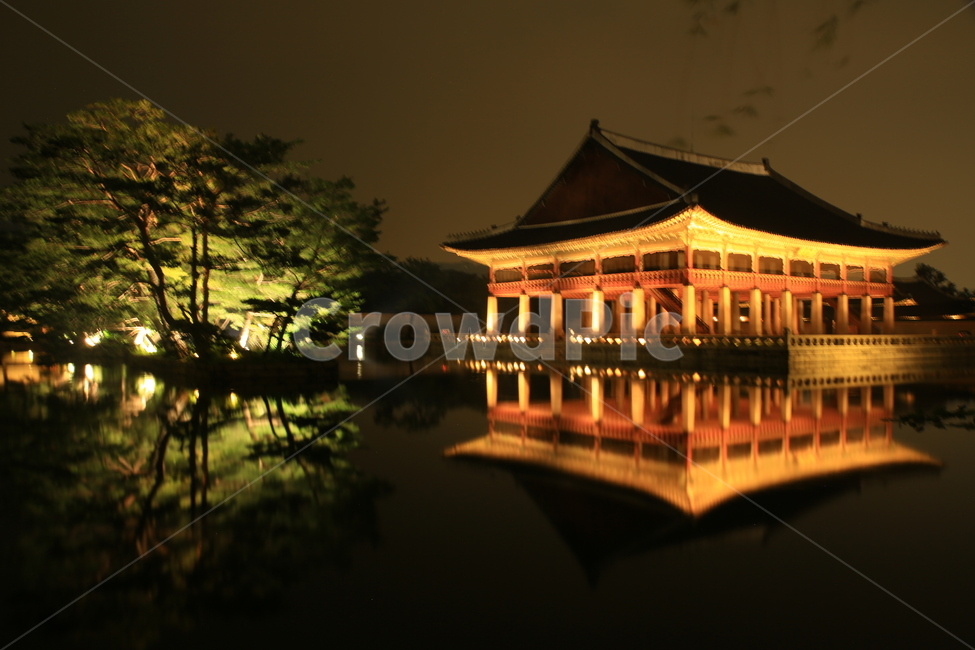 한국,서울,경복궁,경회루,반영,전통,전통가옥,연못,조선,궁,궁궐,목조,건물,야경,빛,저녘,밤,palace,tradition,koreanhouse,korea,seoul,한옥,야경,밤,풍경,nightscape,night,landscape,한국전통,한국문화,korean traditional,korean culture,랜드마크,landmark,tourist attraction,한국랜드마크,한국관광지,한국명소,korea landmark,korea tourist attraction,architecture,건축물,building