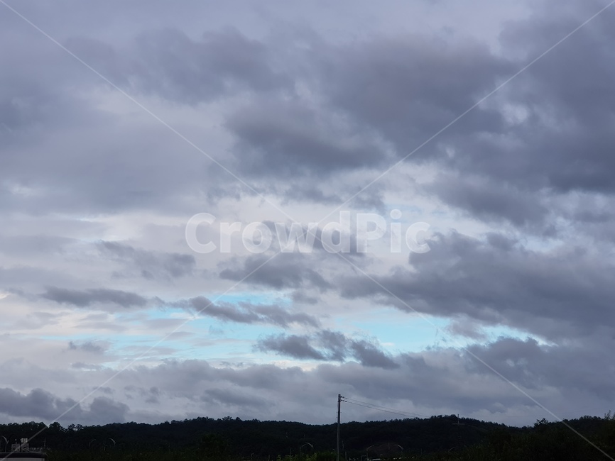 구름,하늘,푸른하늘,뭉게구름,하얀구름,흰구름,파란하늘,나무,햇살,cloud,sky,bluesky,tree,맑은하늘