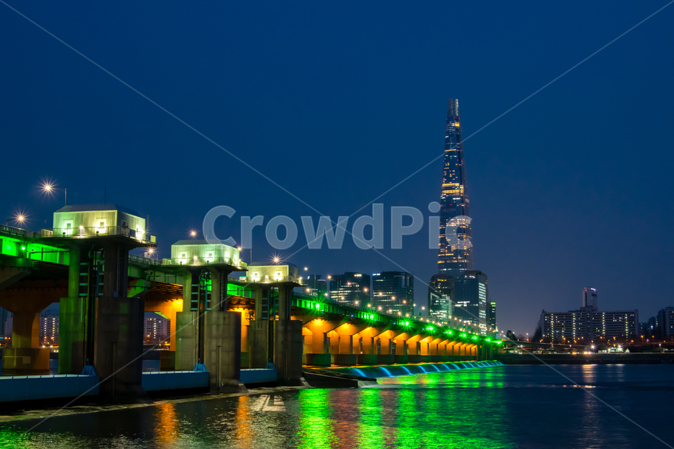 롯데월드,잠실대교,야경,서울,한강,도시,야경,밤,풍경,nightscape,night,landscape,도시,city,한국도시풍경,한국도시경관,korea cityscape,건축물,건물외관,exterior,building,structure,architecture,construction