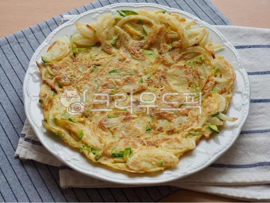 Korean pancake,egg dishes,Korean,egg pancake,eggdish,eggpan,food,meal,wellbeingfood,wellbeing,koreanpancake,Korean food,Wellbeing food,cooking,koreanfood