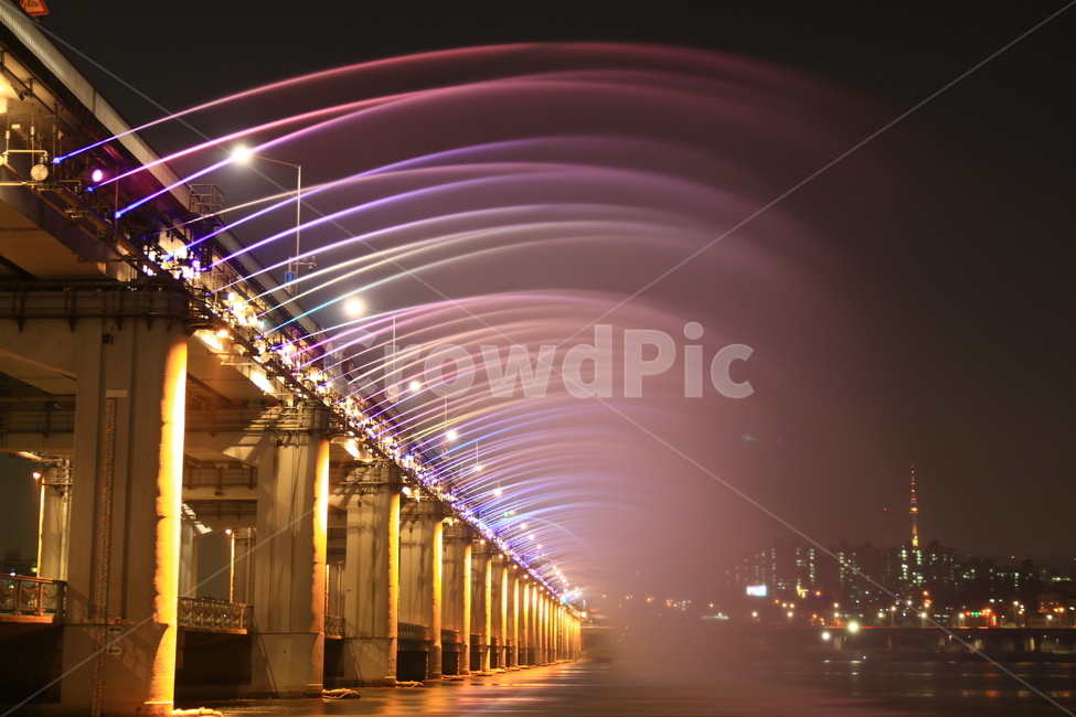 야경,풍경,도시,도시풍경,야경사진,서울,여행,반포대교,잠수교,무지개분수,다리,한강다리,분수,물줄기,경치,관광지,한강변,한강,스냅,스냅사진,야경,밤,풍경,nightscape,night,landscape,도시,city,한국도시풍경,한국도시경관,korea cityscape,flooring,바닥